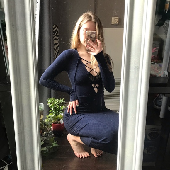 REFORMATION Edison lace up lunge sweater dress - Picture 8 of 13